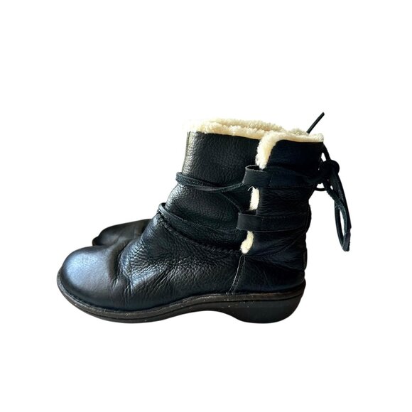UGG Caspia Black Leather Shearling Lace-Up Winter Boots Women’s Size 7 (EU 38) - Picture 5 of 9